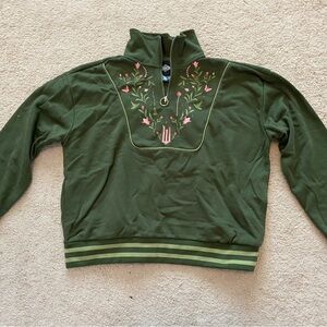 Box Lunch Wicked embroidered green quarter zip crewneck medium NWOT